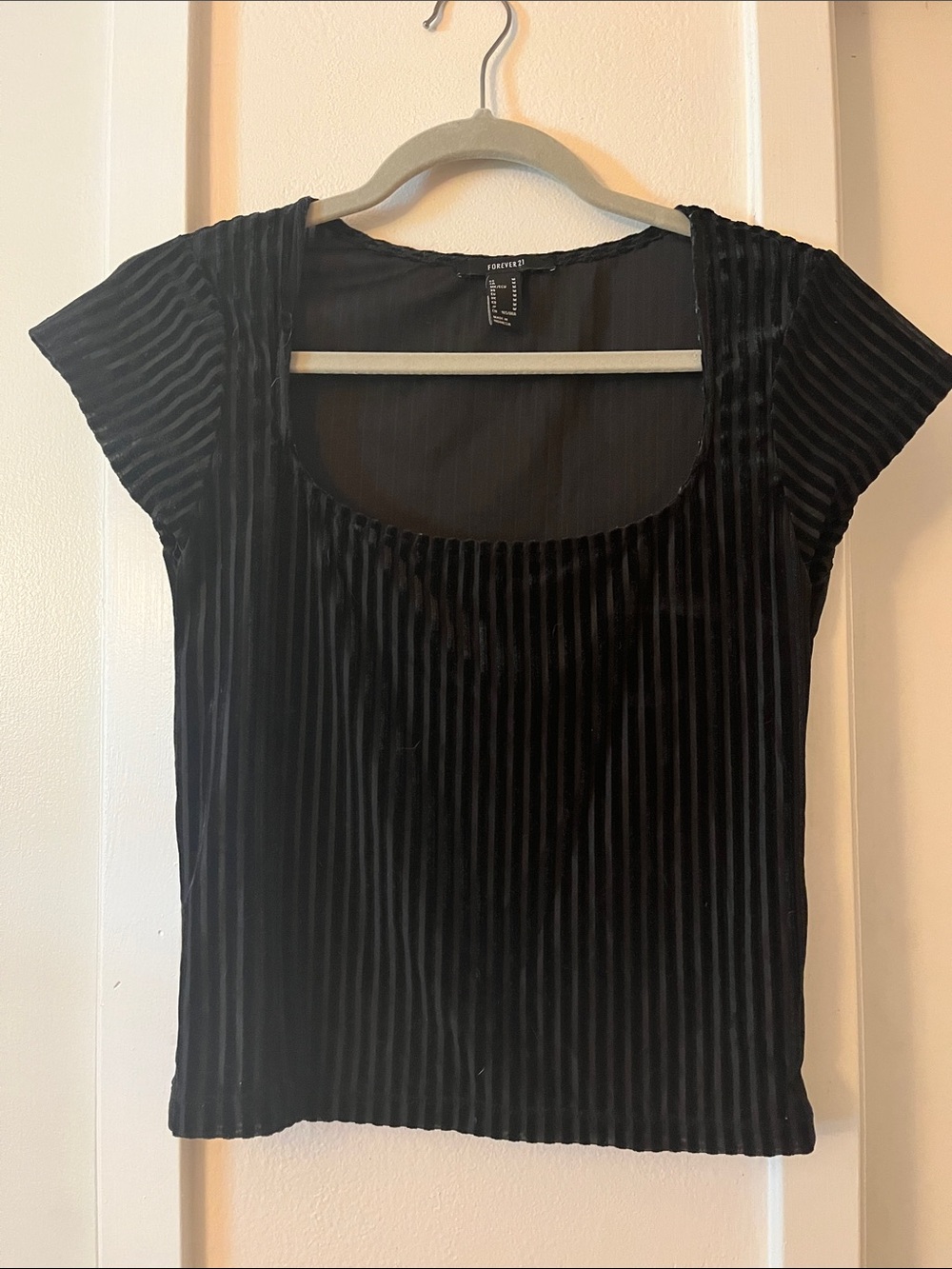 Forever 21 Black Ribbed Velvet Scoop Crop Top